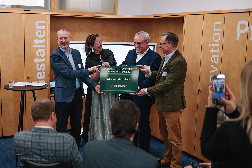 (v.l.n.r: Prof. Dr. Patrick Jahn, Prof. Dr. Christine Fürst, Landrat Götz Ulrich, Oberbürgermeister Christian Thieme)