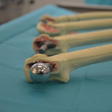 Wir bieten Kliniken verschiedener Fachrichtungen die Möglichkeit, Operationskurse und hands-on Workshops praxisnah und anwendungsorientiert durchzuführen