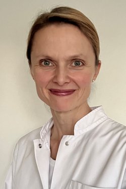Dr. Katrin John