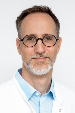 Prof. Dr. med. Julian Prell