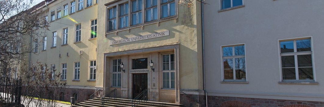 Gebäude der Zahnklinik in der Magdeburger Straße