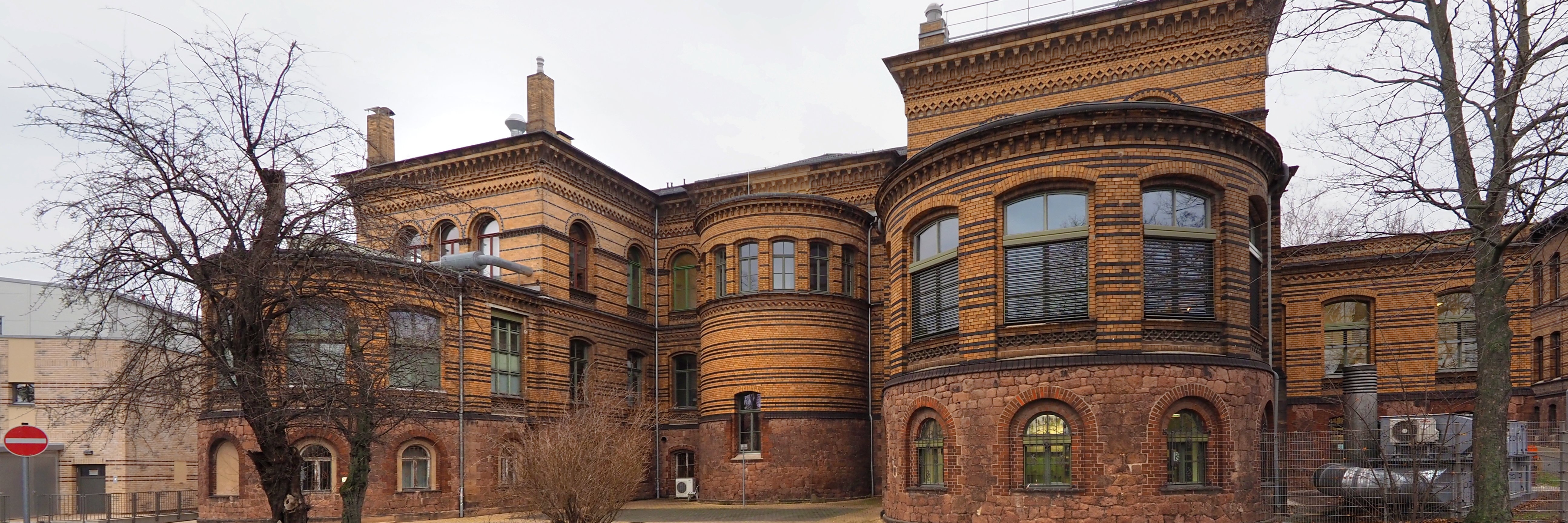 Gebäude der Pathologie in der Magdeburger Straße 