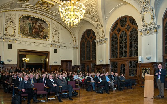 Symposien und Vorträge