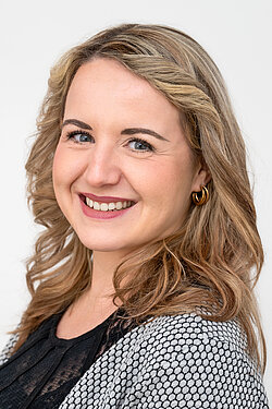 Nicole Roth