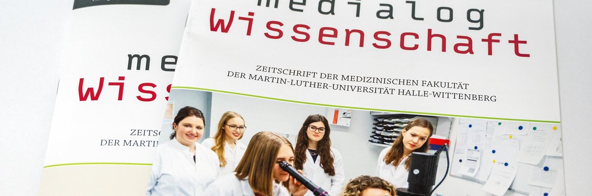 zwei Zeitschriften des Medialog Wissenschaft